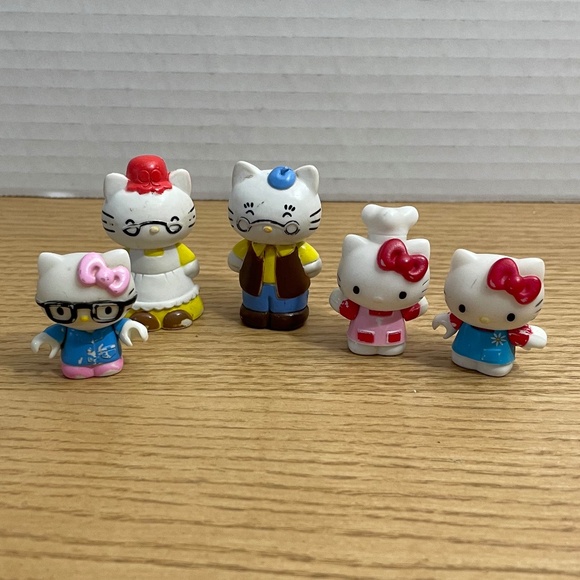 HELLO KITTY & Friends Family Figures w Glasses Set 5 PVC Sanrio 2012 Cake Topper - Picture 1 of 8